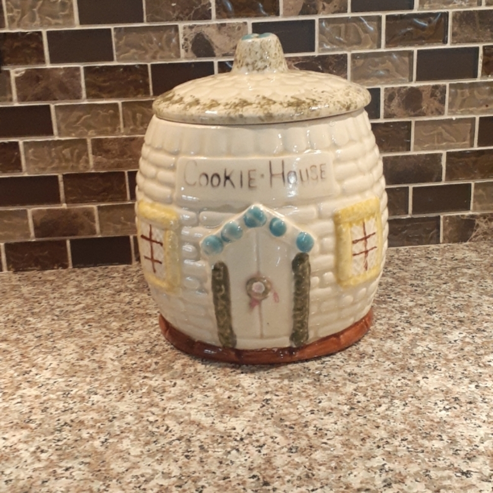 Vintage Cookie House cookie jar